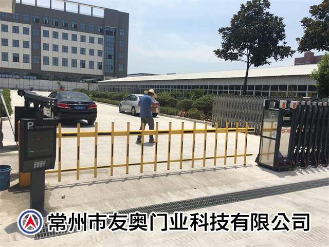 江苏朗恩斯科技，电动伸缩门、高清车牌识别系统，摆闸